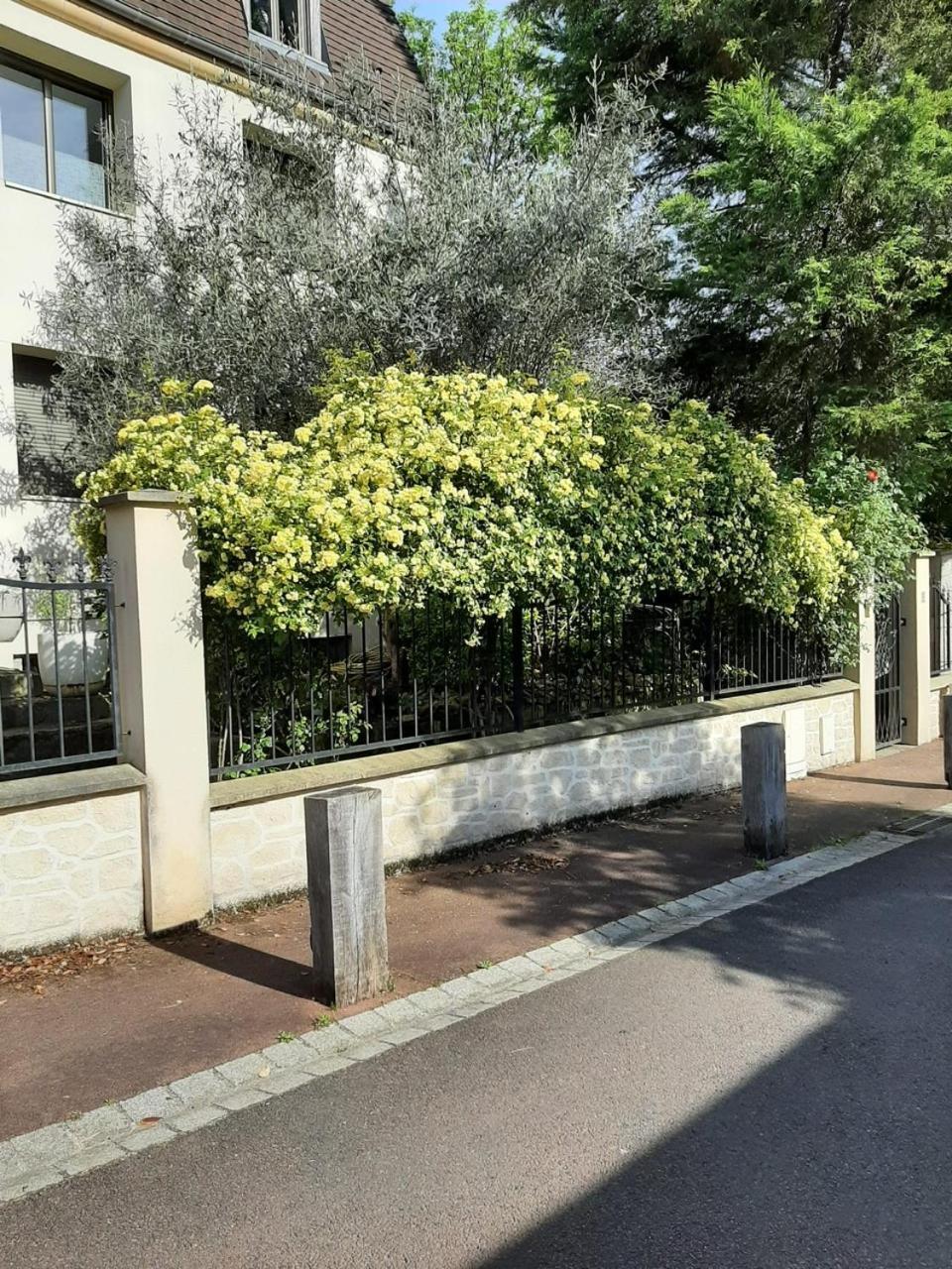 Sejour A La Chataigneraie Rueil-Malmaison Exteriér fotografie